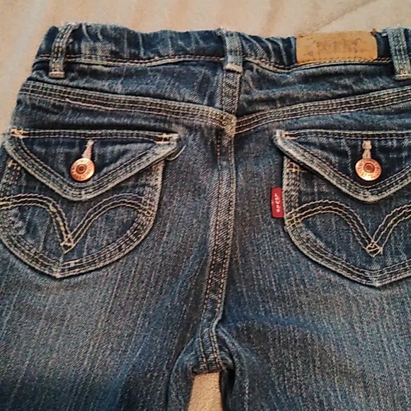 💙Cute Girls Levi's Size 6 with Cute Pockets 💙 - Picture 2 of 6